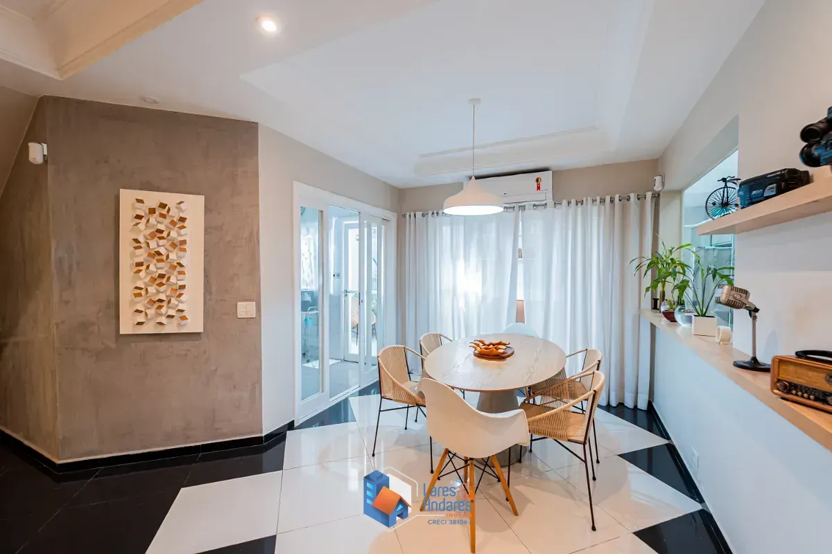 Imagem Casa para venda em Chácara Santo Antônio (Zona Sul) com 2 quartos, sendo 1 suíte, 140m²