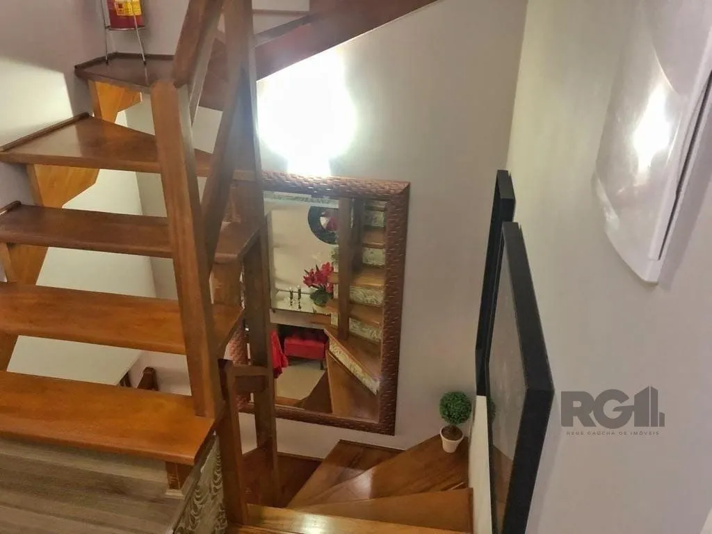 Imagem Casa em condomínio 114m² - 3 dormitórios, 1 suíte e 2 vagas no bairro Sarandi