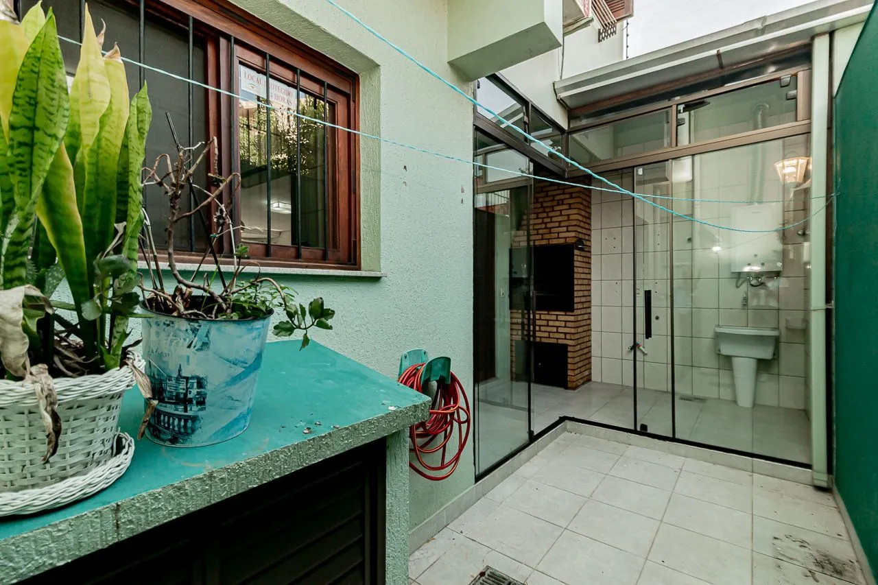 Imagem Oportunidade em Ipanema: Casa em Condomínio Fechado com Suíte Master, Hidromassagem e Alto Padrão