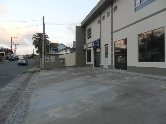 Imagem Alugo sala comercial bairro Floresta proximo a tudo