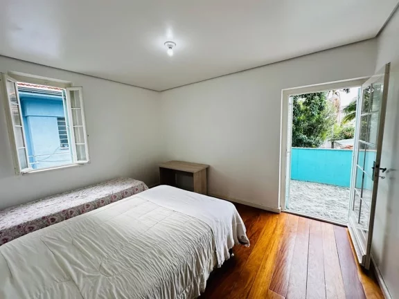Imagem Casa para venda no bairro Floresta em Porto Alegre