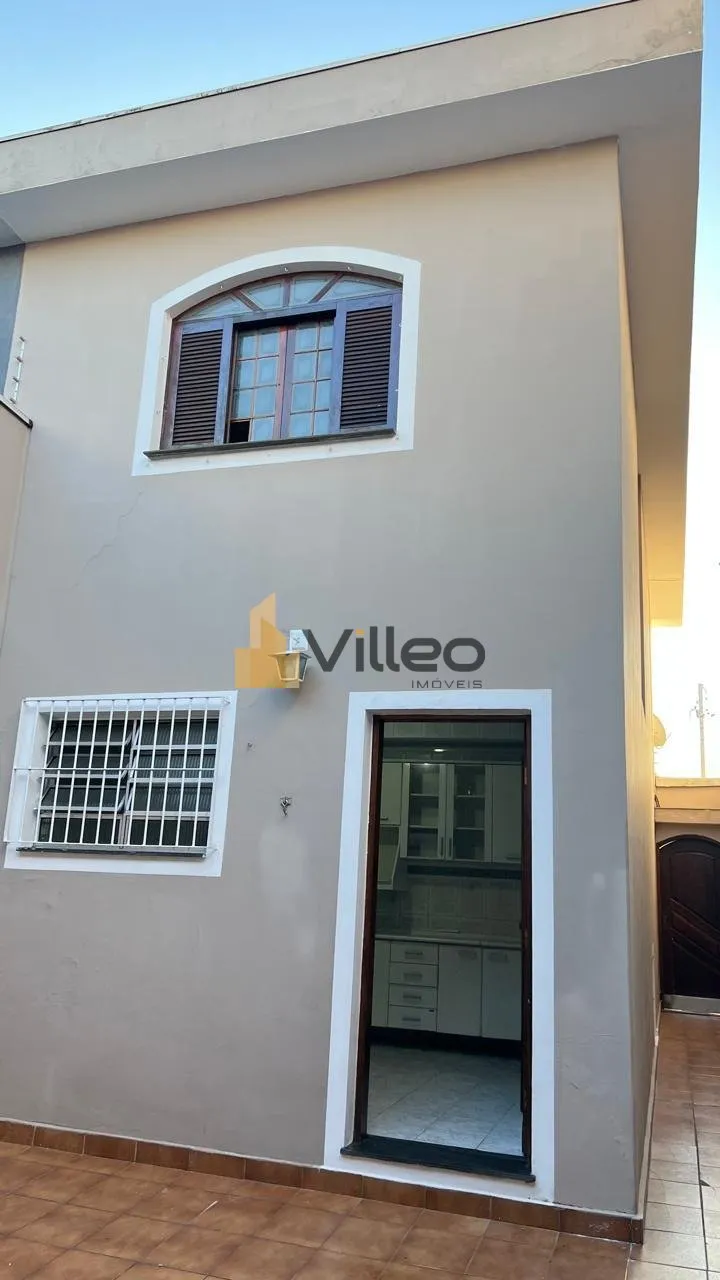 Imagem No coração da Vila Guaraciaba, esta residência une praticidade, privacidade e um espaço generoso...