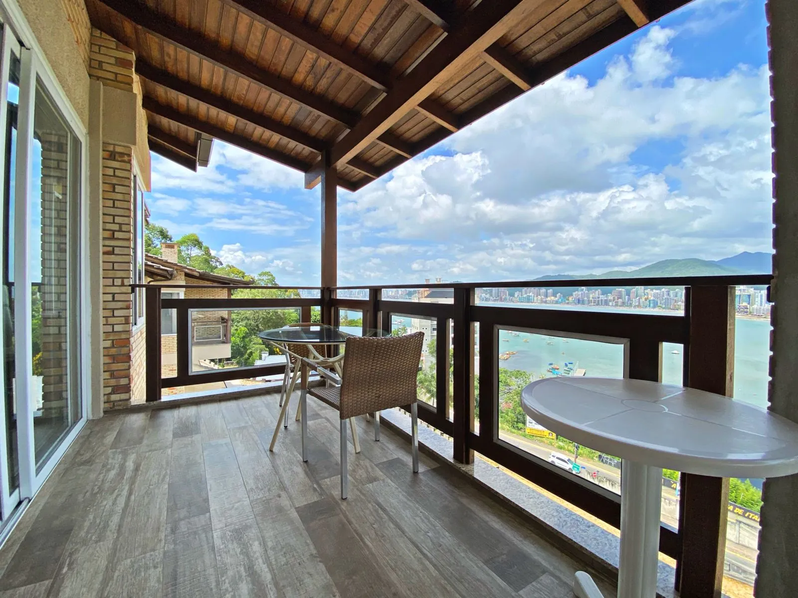 Imagem Casa com vista para o mar à venda com 200m2 por R$ 3.250.000,00
