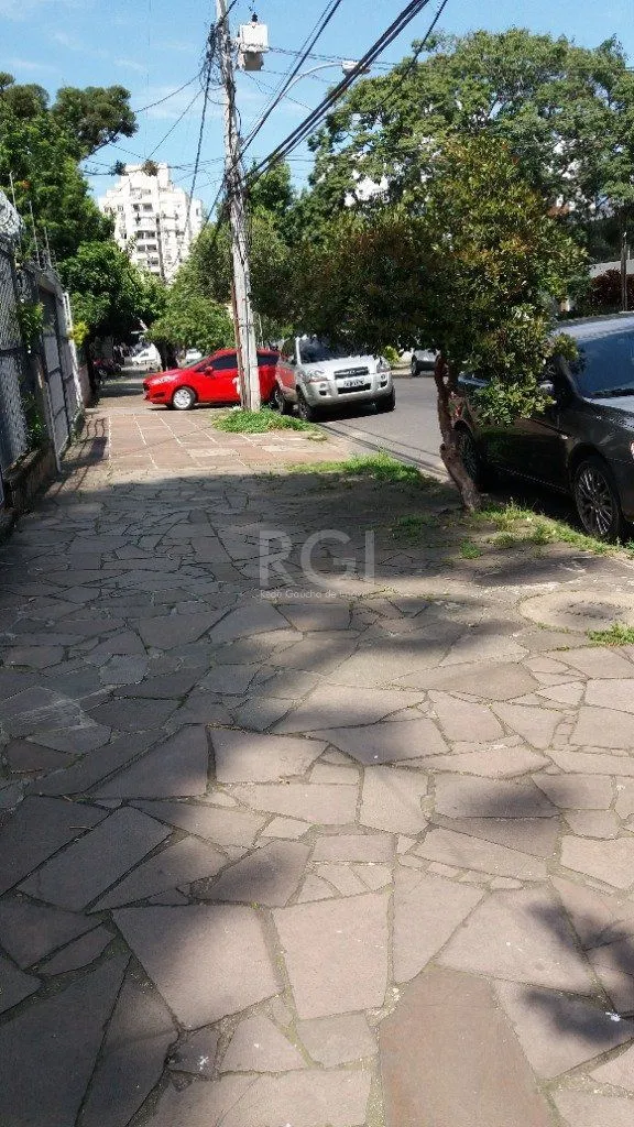 Imagem Terreno para Venda - 0m², 0 dormitórios, Petrópolis