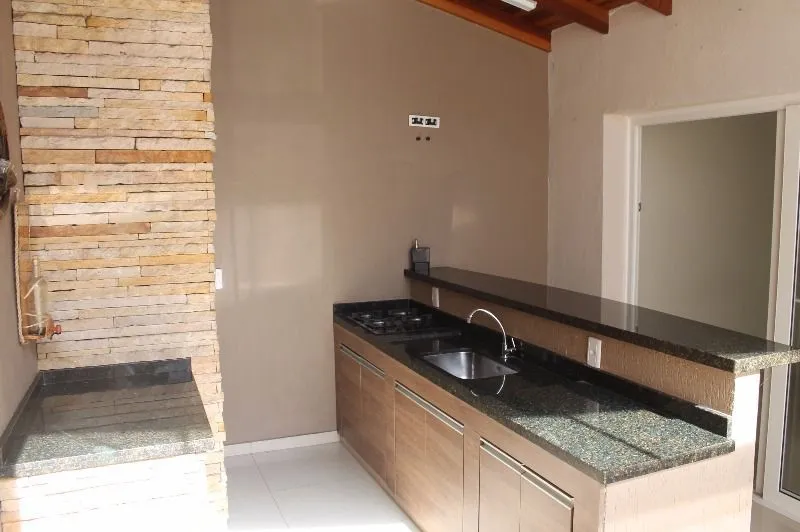 Imagem Casa para Venda - 220m², 3 dormitórios, sendo 1 suites, 4 vagas - Ipanema