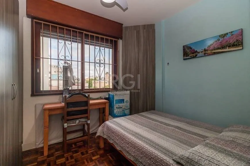 Imagem Apartamento 100m² no bairro Farroupilha - semi mobiliado, 3 dormitórios, 1 suíte e 1 vaga
