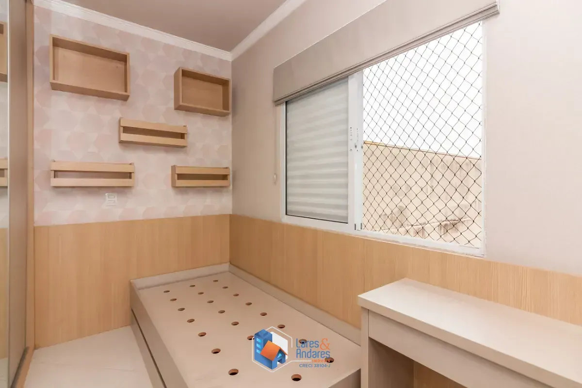 Imagem Casa para venda em Parque São Domingos com 3 quartos, sendo 1 suíte, 220m²