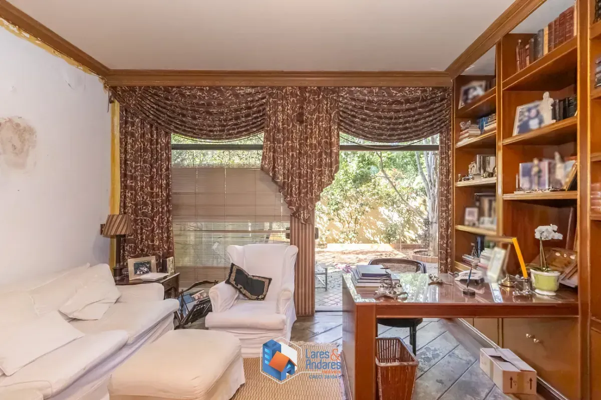 Imagem Casa para venda em Jardim Guedala com 5 quartos, sendo 2 suítes, 447m²