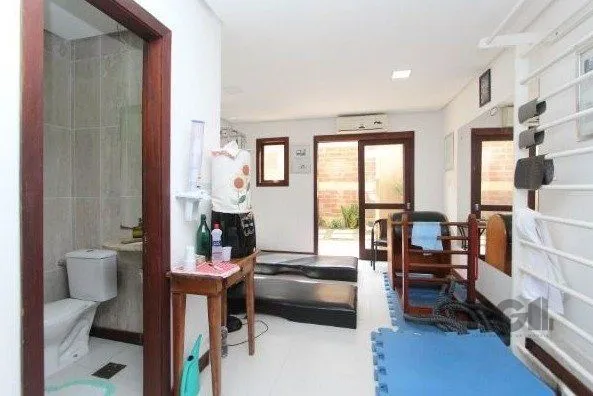 Imagem Casa para Venda - 180m², 3 dormitórios, sendo 3 suites, 3 vagas - Hípica