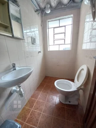 Imagem ACEITA TROCA PERMUTA!! Casa de 3 dormitórios sendo 1 suíte, 4 banheiros, 4 vagas, com 327m² em Taboão, São Bernardo do Campo