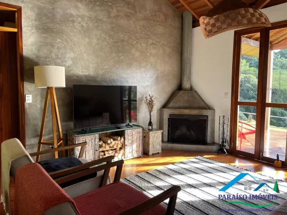 Imagem Seu Refúgio na Serra: Chácara com Vinhedo, Pomar e Casas Equipadas!