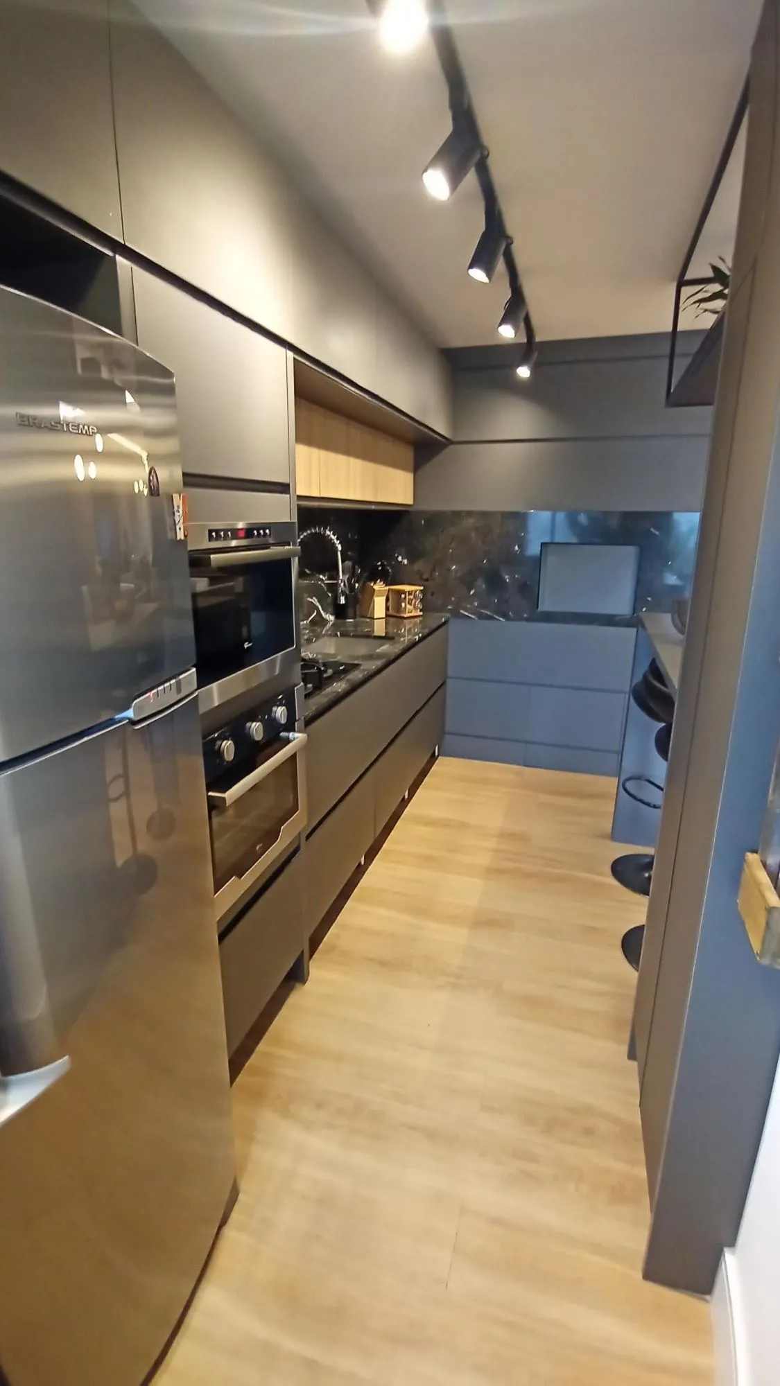 Imagem Apartamento com 3 dormitórios e 2 vagas, no bairro Ipanema