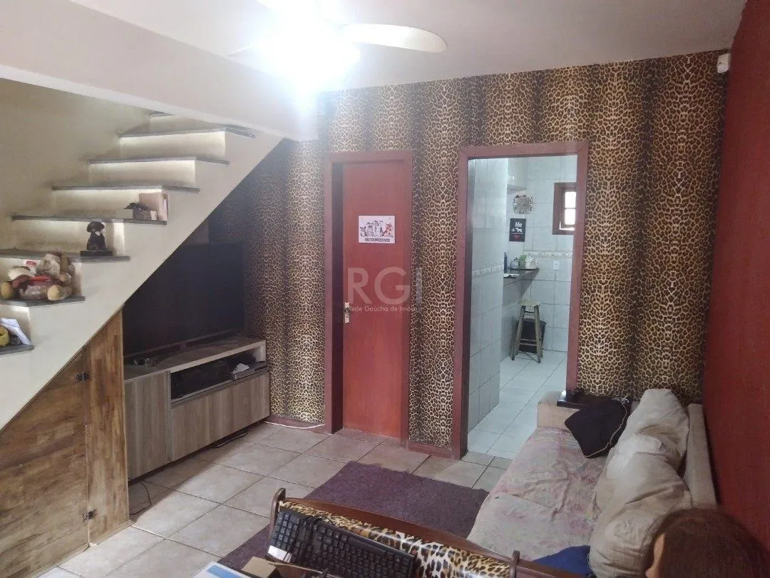 Imagem Casa para Venda - 72m², 2 dormitórios, 1 vaga - Hípica