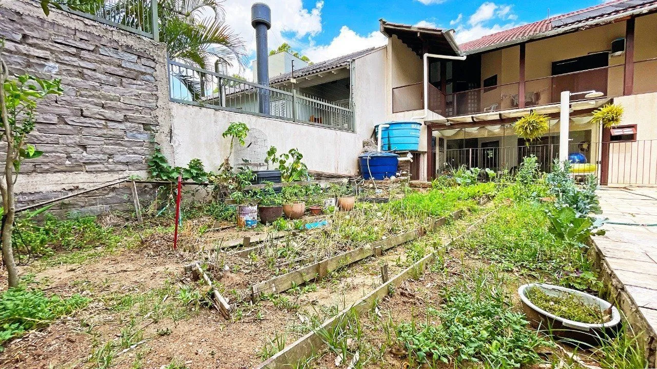 Imagem Casa 4 Suítes e 6 vagas de garagem no bairro Jardim Itu
