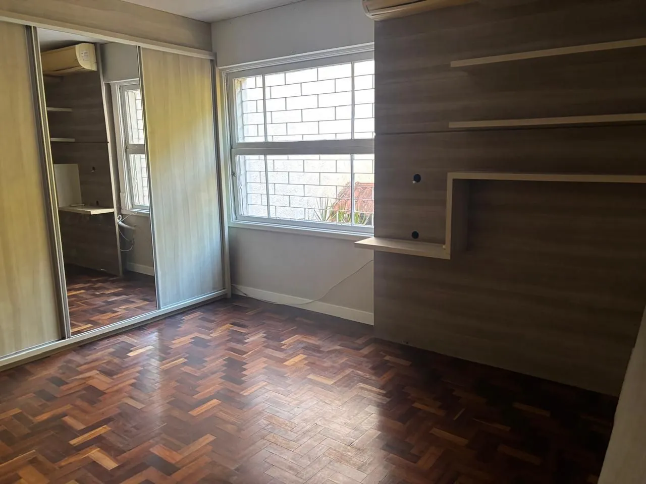 Imagem vende apto de dois quartos próximo ao parcão