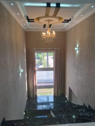 Imagem Casa de Alto Padrão em Garopaba-SC: 3 Dorms, Piscina, 275m², Próx. ao Centro e Praias