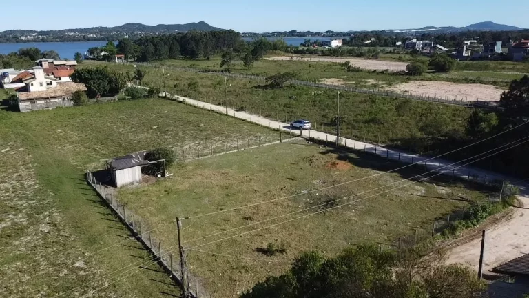 Imagem Terreno à venda em Garopaba-SC, bairro Campo Duna, 1.158 m² de área, próximo à Lagoa