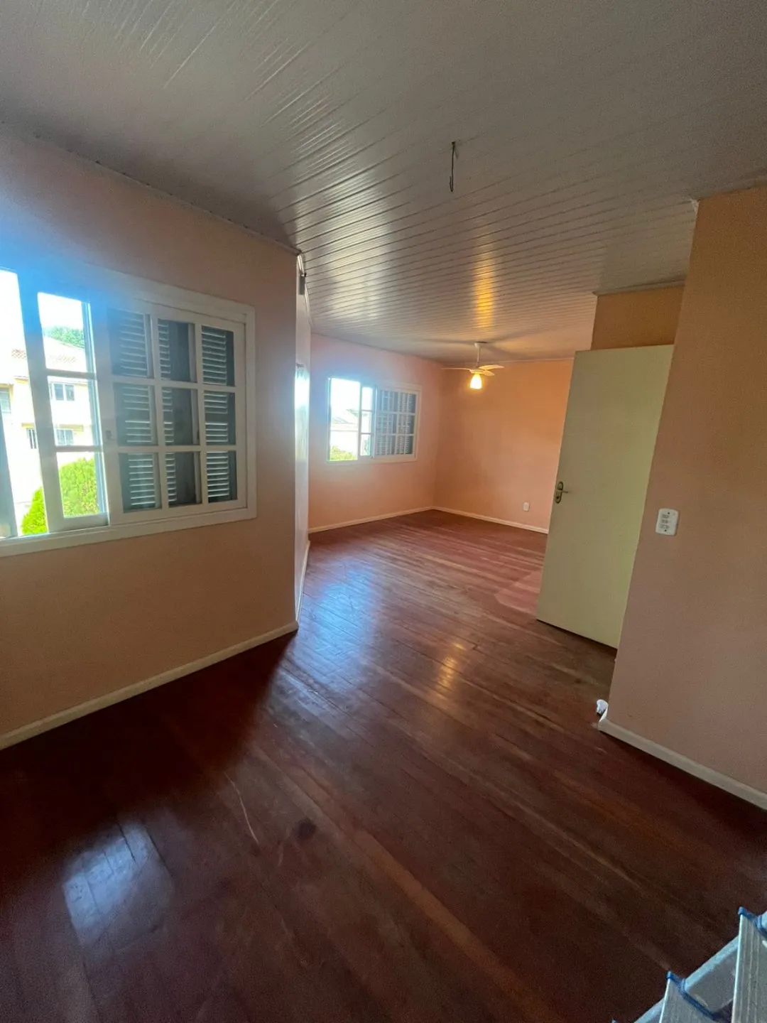Imagem CASA À VENDA EM VIAMÃO - BAIRRO VIAMÓPOLIS! Excelente oportunidade para quem busca espaço, conforto e uma localização privilegiada!