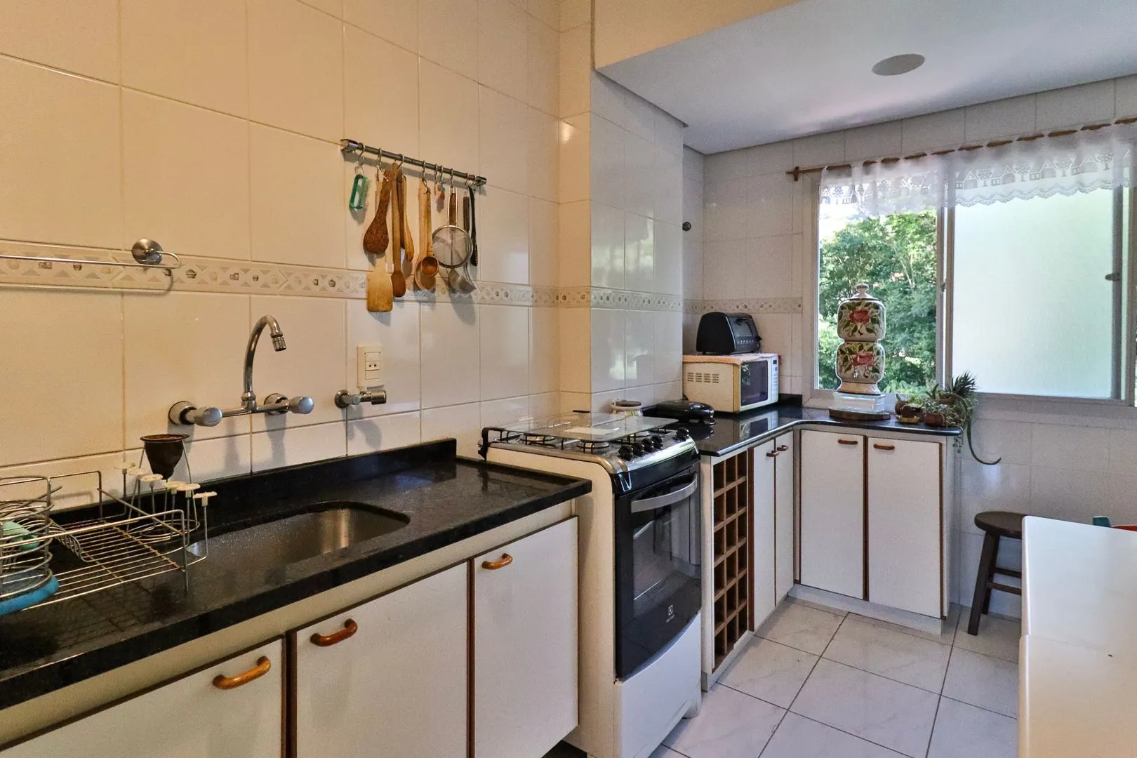 Imagem Apartamento para venda de 3 dormitórios, no bairro Teresópolis em Porto Alegre/RS.