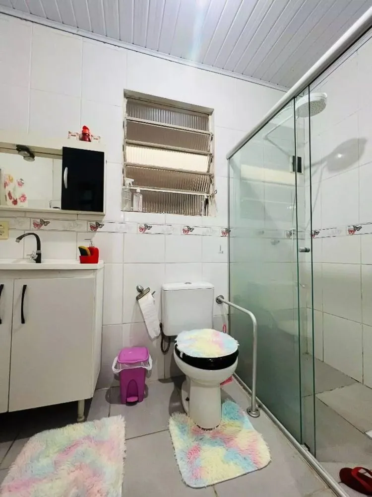 Imagem Casa com churrasqueira / Piscina