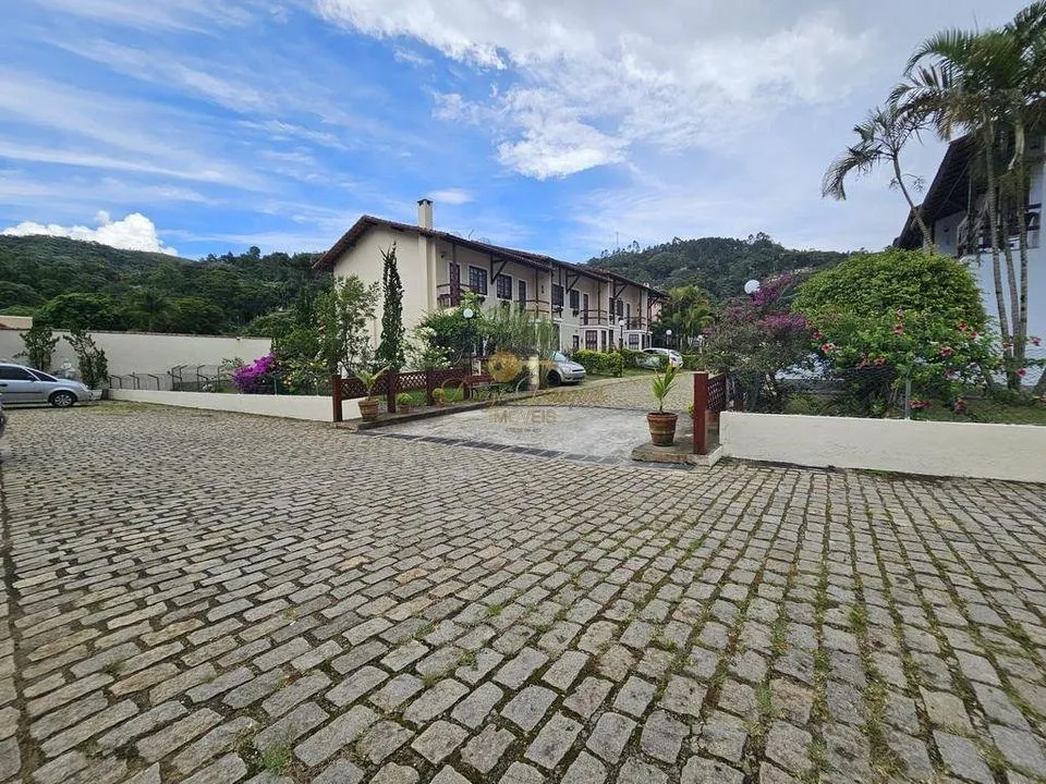 Imagem Casa em Condomínio para Venda em Teresópolis / RJ no bairro Parque do Imbui