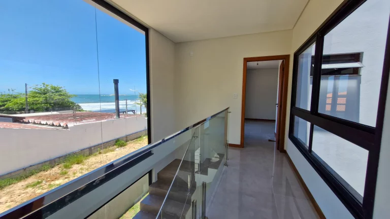 Imagem Espetacular Casa à Venda na Praia do Siriú em Garopaba: Seu Paraíso à Beira-Mar!