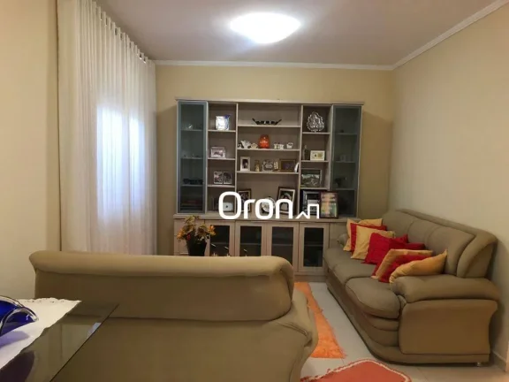 Imagem Sobrado à venda, 320 m² por R$ 850.000,00 - Parque Atheneu - Goiânia/GO