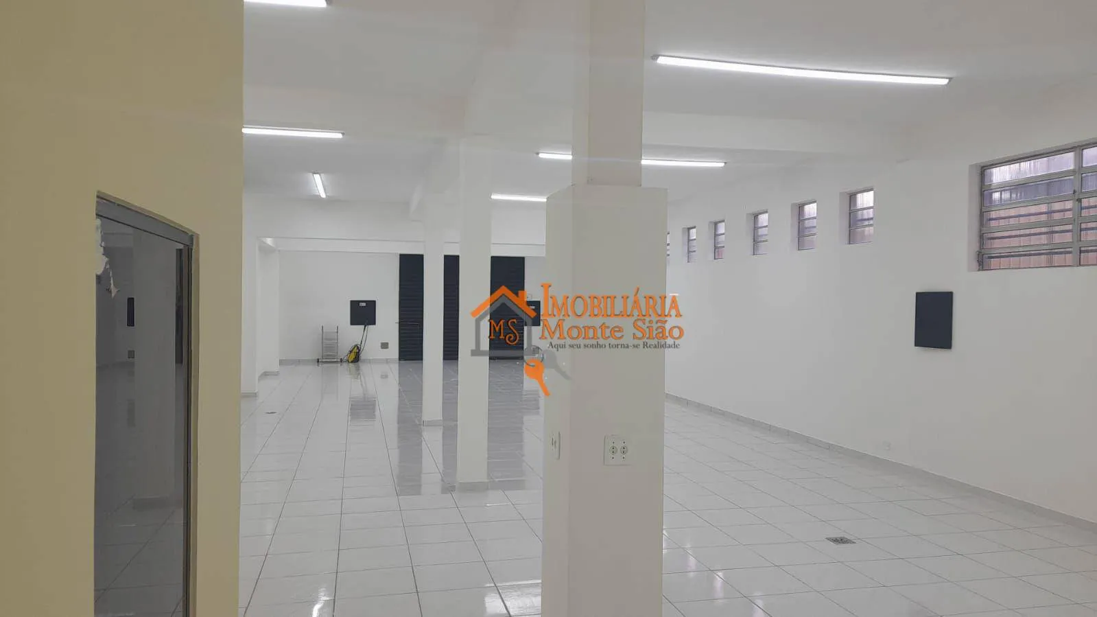 Imagem Galpão à venda, 650 m² por R$ 2.200.000,00 - Jardim Tranqüilidade - Guarulhos/SP