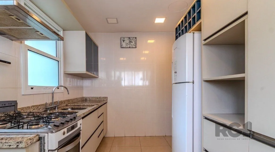 Imagem Casa em Condomínio com 04 Quartos - 4 vagas, 200,36 m² de área privativa - LOMBA DO PINHEIRO