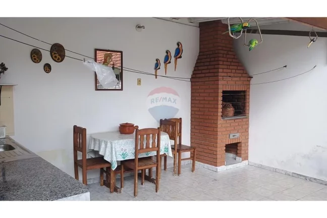 Imagem Casa Térrea 300m² 3 Dormitórios 5 Vagas com jardim e Área Gourmet Edícula