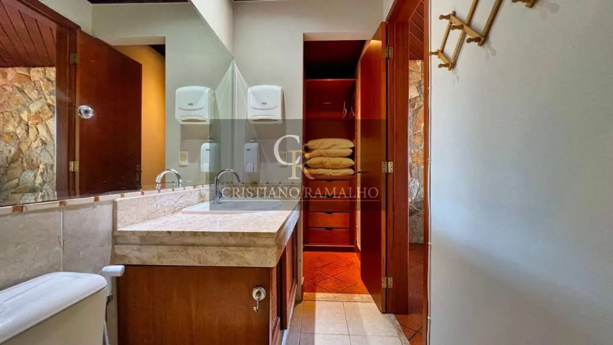 Imagem Casa de condomínio à venda em Cabo Frio, Peró, com 2 quartos, 161,79m2