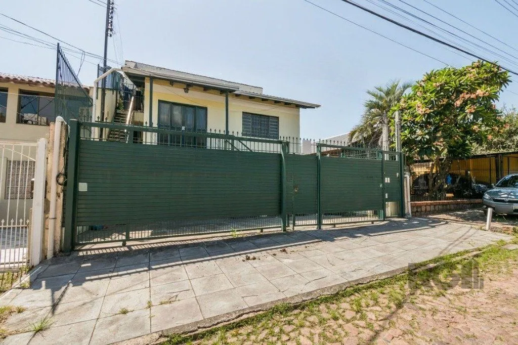 Imagem Casa com 5 dormitórios no bairro Jardim Sabará