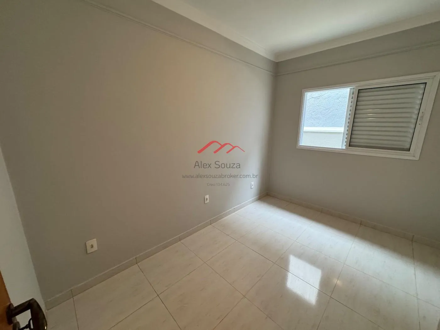 Imagem Casa para Venda em Indaiatuba, Jardim Paulista I, 3 dormitórios, 1 suíte, 2 banheiros, 2 vagas