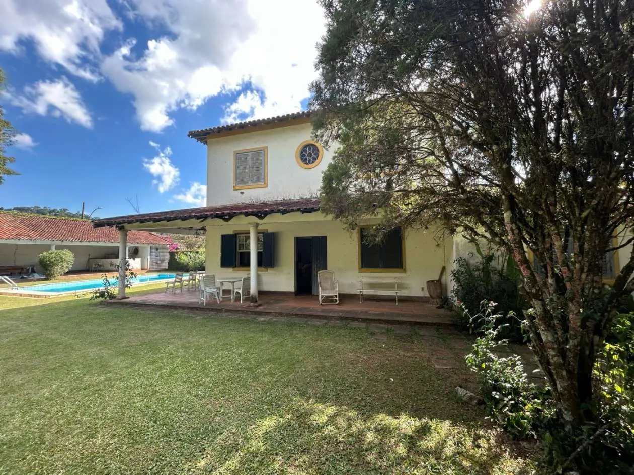 Imagem Casa para Venda em Petrópolis / RJ no bairro Nogueira