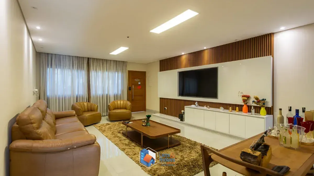 Imagem Sobrado para venda e locação em Chácara Inglesa com 3 quartos, sendo 1 suíte, 185m²