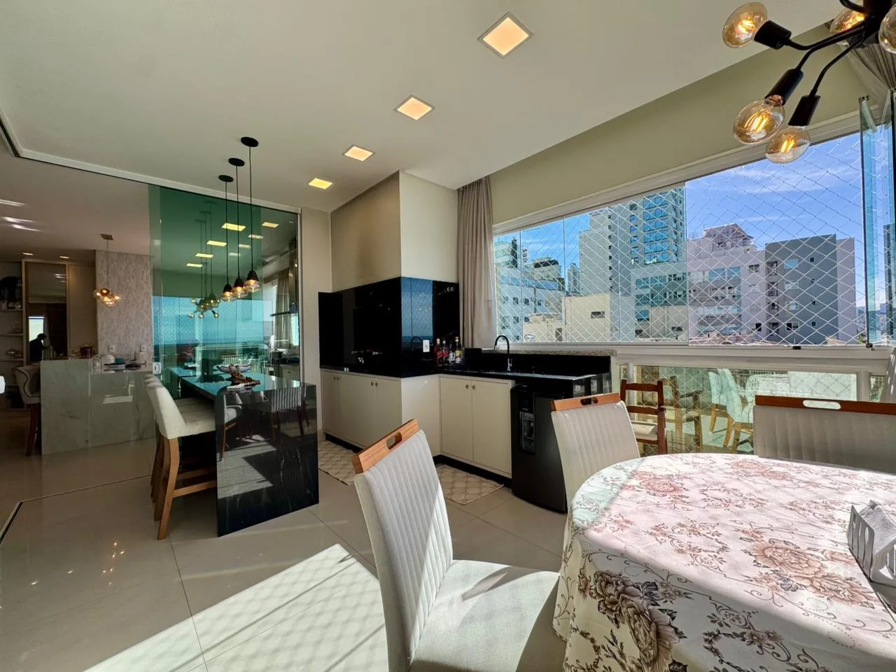 Imagem Apartamento com vista para o mar à venda com 240m2 por R$ 8.000.000,00