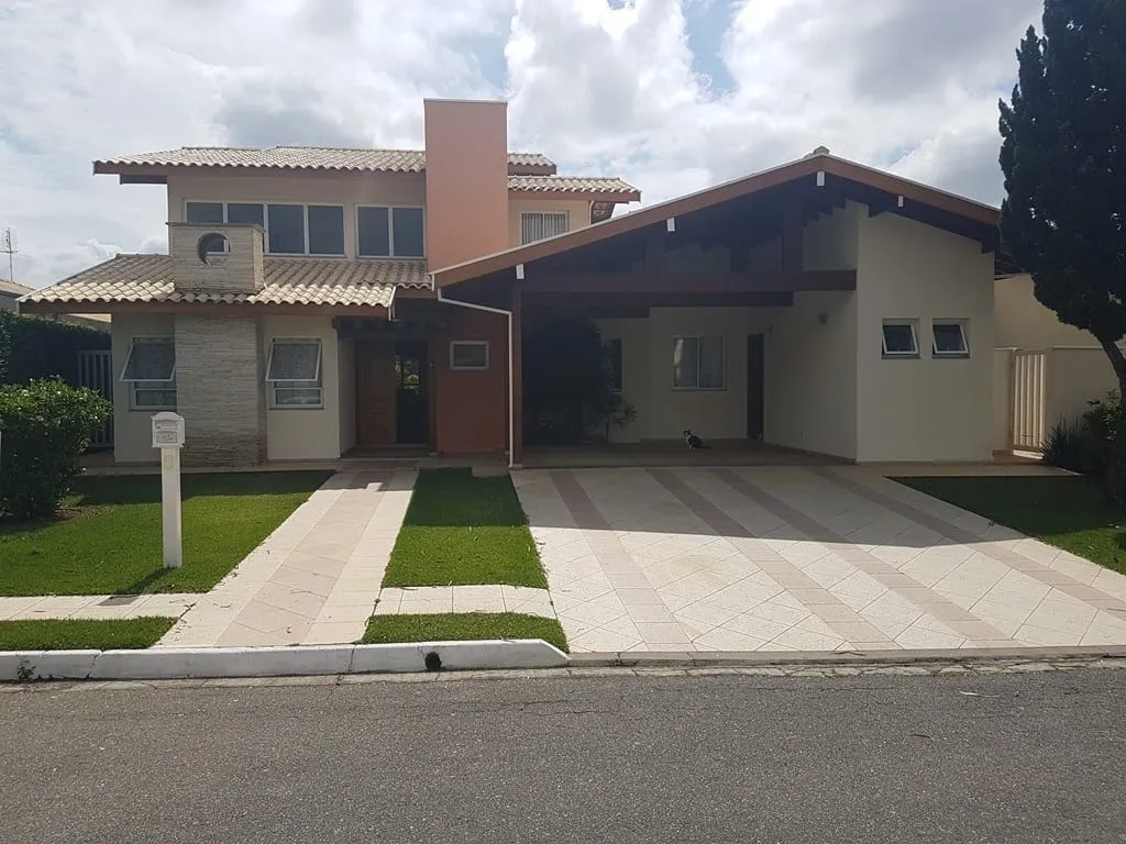 Foto do imóvel Casa à venda 3 Quartos, 3 Suites, 4 Vagas, 650M², Socorro, Pindamonhangaba - SP | COLONIAL VILLAGE