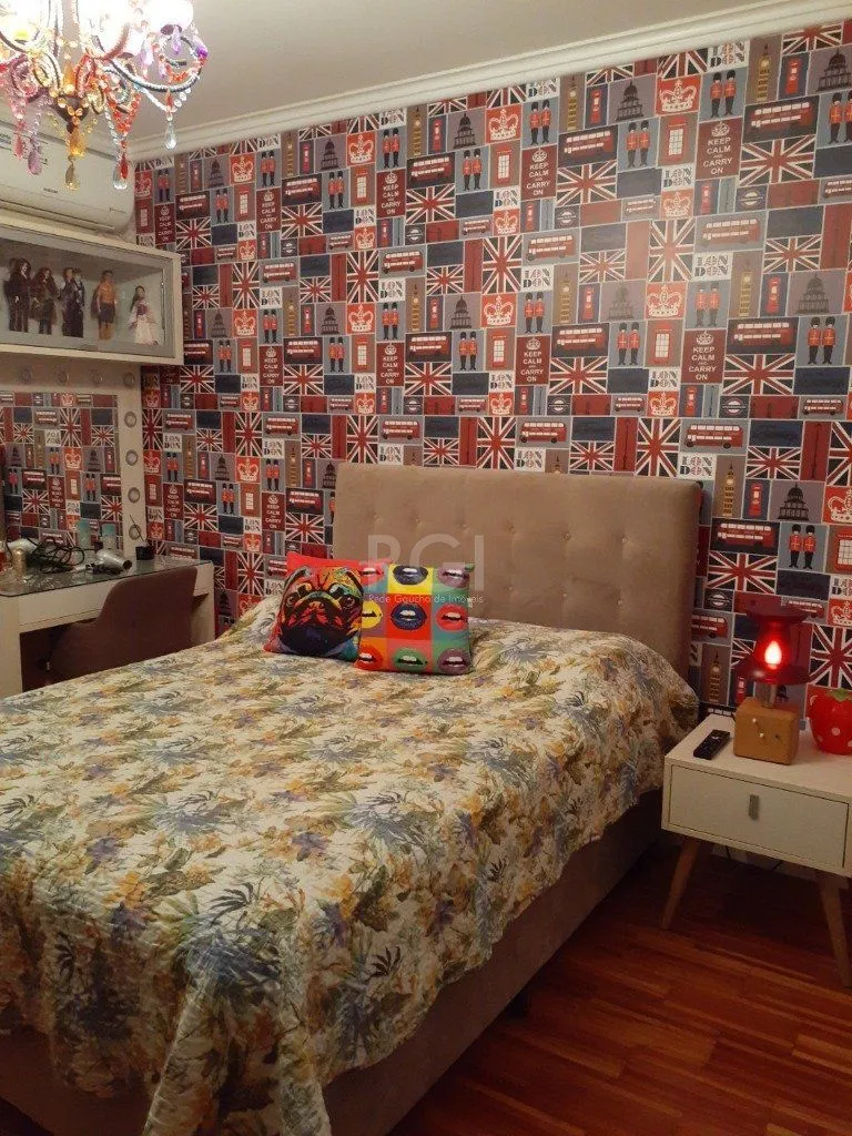 Imagem Casa 3 dormitórios, 2 suítes, 4 vagas, 257,52 m² de área privativa, no Bairro Ipanema