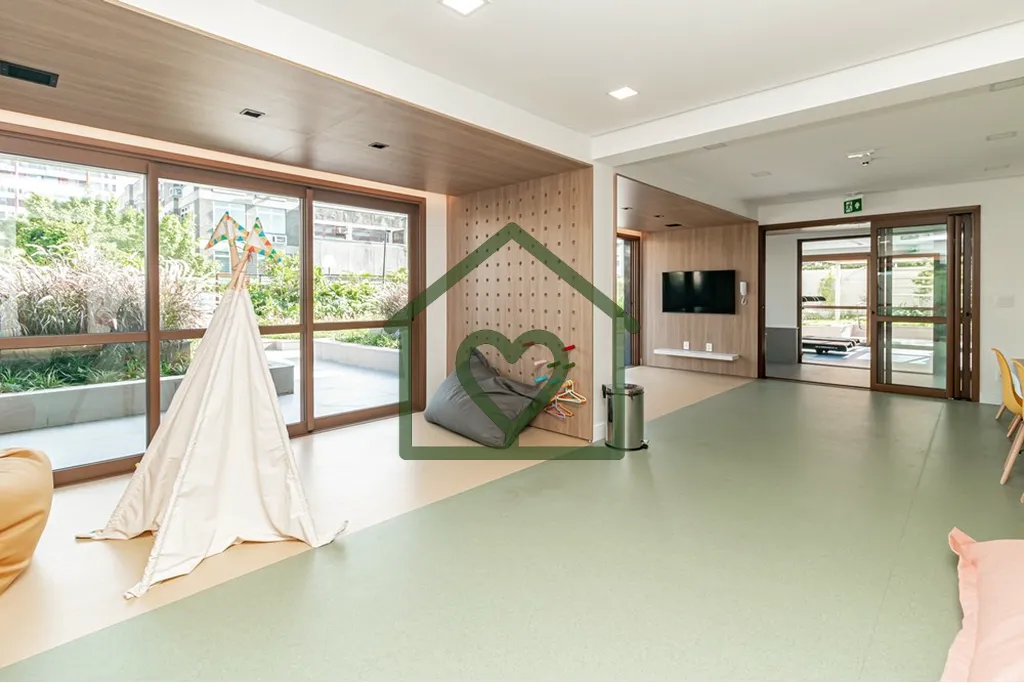 Imagem Você está prestes a descobrir um verdadeiro achado no coração de Menino Deus. Este apartamento d...