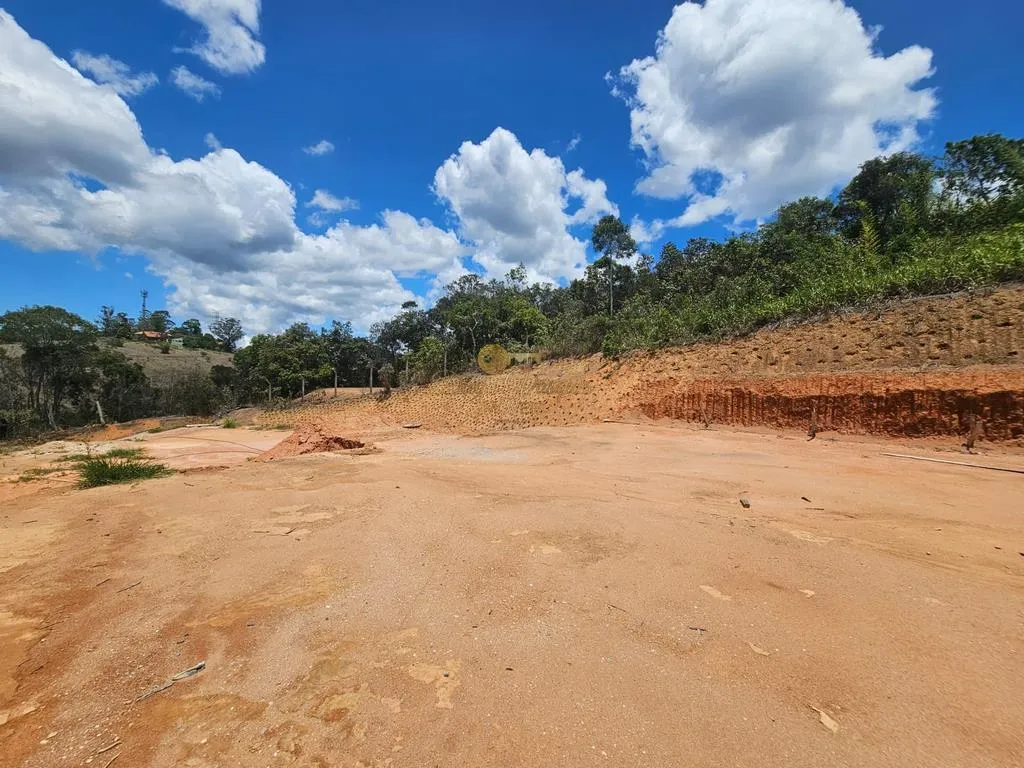 Imagem Casa em Condomínio para Venda em Petrópolis / RJ no bairro Itaipava