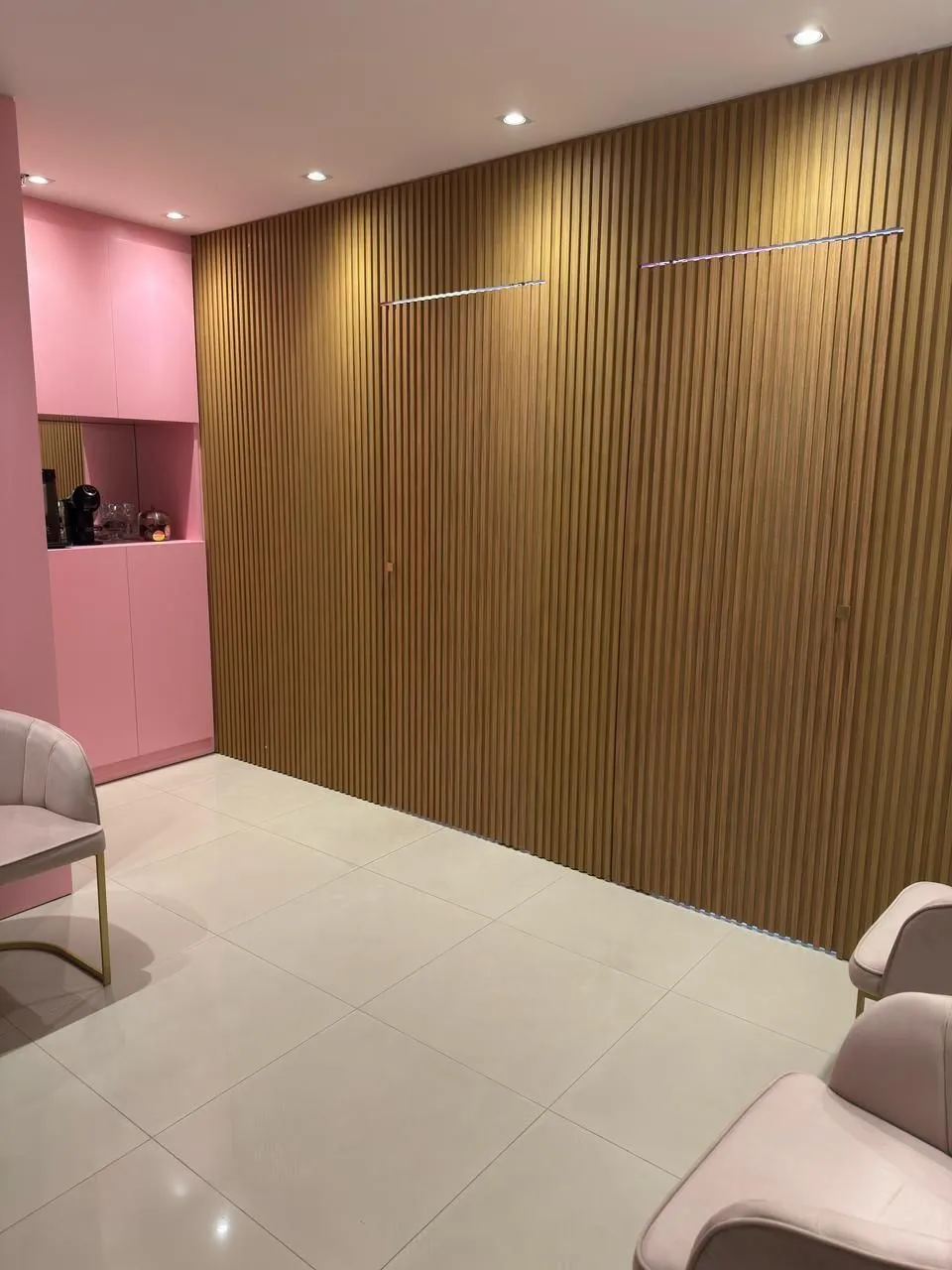 Imagem MÁFFER IMÓVEIS ALUGA Excelente conjunto comercial no bairro Santana Av. Princesa Isabel, 636 - Porto Alegre/RS