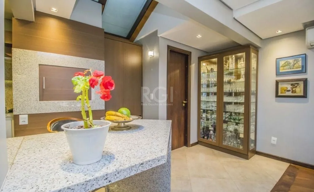 Imagem Casa para Comprar com 199 m² por R$ 1.180.000,00 - Boa Vista - Porto Alegre/RS
