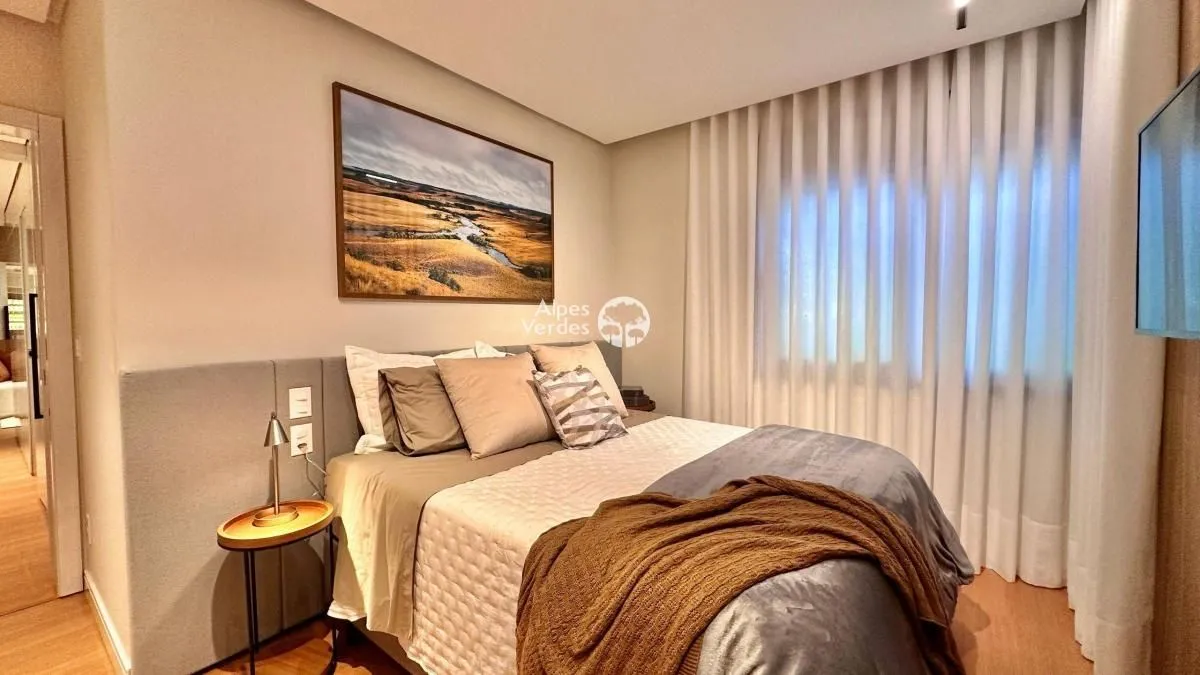 Imagem VENDE-SE APARTAMENTO PROXIMO A RUA COBERTA DE GRAMADO