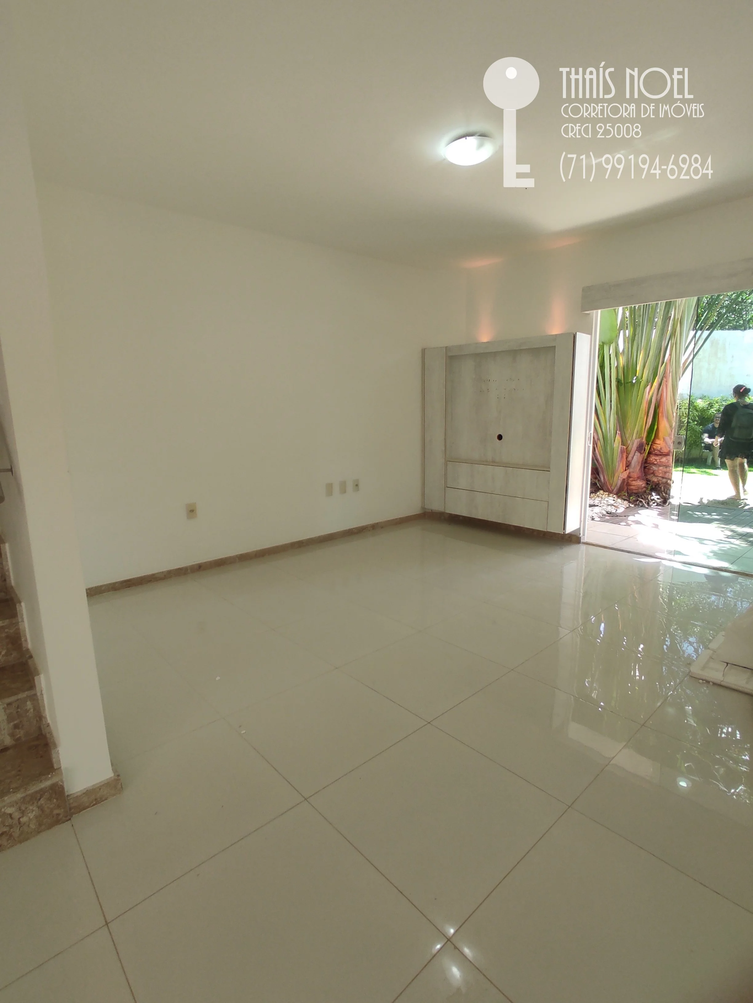 Imagem CASA DE 4/4 E 3 VAGAS EM CONDOMÍNIO FECHADO DE BURAQUINHO (LAURO DE FREITAS)
