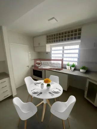 Imagem Vendo SUPER Oportunidades na vila Mariana. Casa 225m2, com 3 suítes, 6 Banheiros, 2 vagas, dependência de empregada, corredores nas laterais. OPORTUNIDADE.