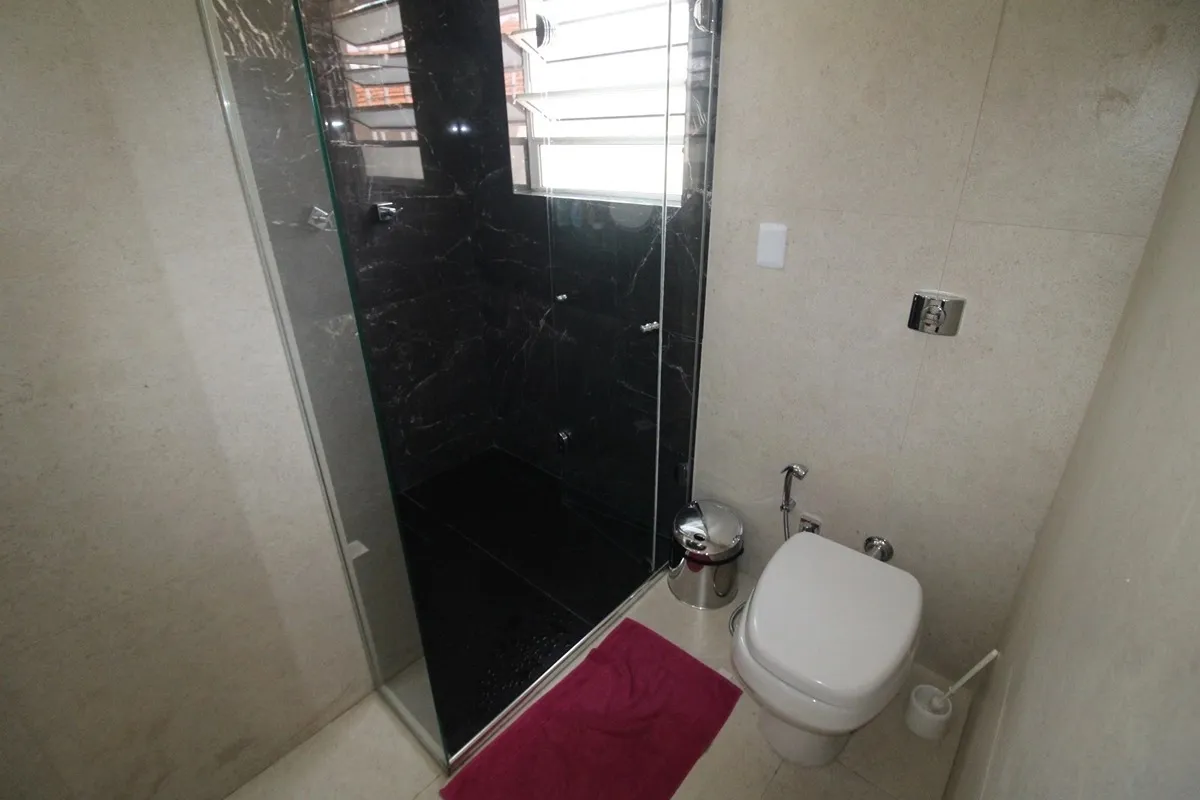Imagem Casa à Venda - Recém-Reformada e Completa