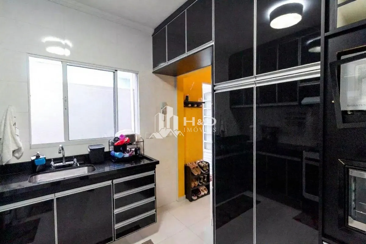 Imagem Sobrado em condomínio à venda na Vila Granada - 150 m² | 3 dormitórios | 1 suíte | 3 vagas