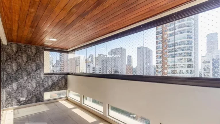Imagem Imperdível! Apartamento de Luxo em Moema, São Paulo-SP: 3 quartos, 3 suítes, 3 banheiros, 4 vagas de garagem, 230m² de área