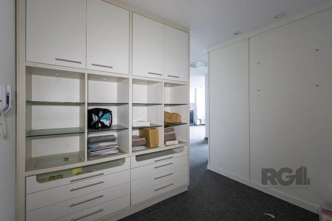Imagem SALA COMERCIAL BAIRRO MENINO DEUS - 82m² DE ÁREA PRIVATIVA, 1 VAGA