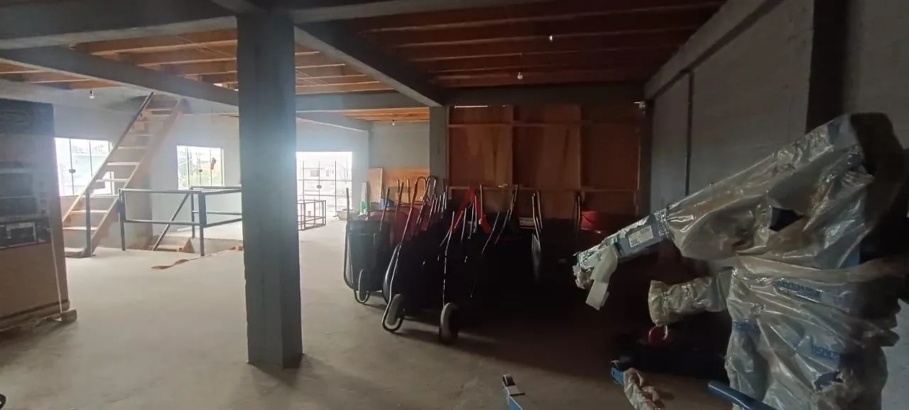 Imagem Barracão Comercial para Locação no Conradinho com 3 Pisos Próximo a Comércios